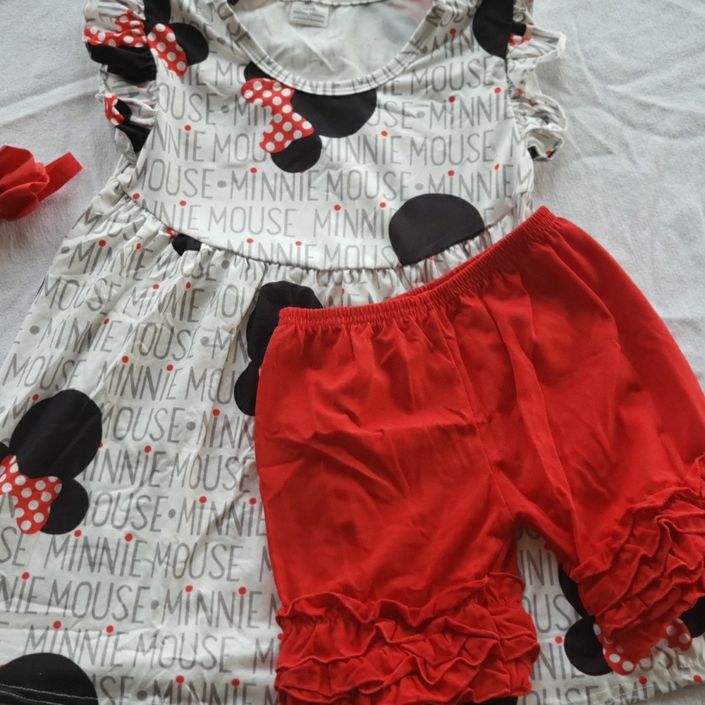 Minnie outfit - Picture 2 of 3